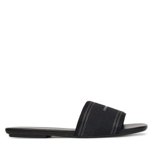 Klapki Armani Exchange. Czarne klapki Armani Exchange, bez wzorów, bez obcasa. Za 436,99 zł.