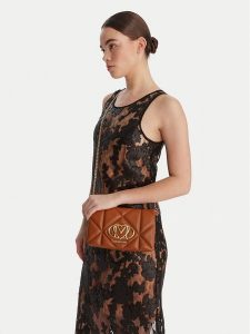 LOVE MOSCHINO Torebka JC4043PP1OLC0200 Brązowy. Brązowe torebki wieczorowe LOVE MOSCHINO, bez wzorów, ze skóry, bez dodatków. Za 639,99 zł.