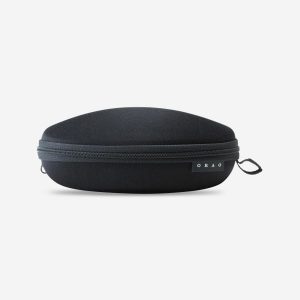 Sztywne etui na okulary Quechua Case 560. Czarne okulary przeciwsłoneczne DECATHLON. Za 19,99 zł.