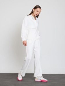 BGN Bluza w kolorze białym rozmiar: 36. Białe bluzy BGN, bez wzorów, bez kaptura. Za 65,69 zł.
