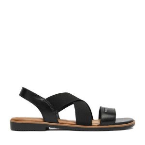 Sandały Lasocki. Czarne sandały Lasocki, bez wzorów, bez obcasa, na płaskiej podeszwie, bez zapięcia. Za 139,99 zł.