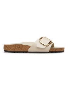 Birkenstock Skórzane klapki "Madird Big Buckle" w kolorze kremowym rozmiar: 36. Brązowe klapki Birkenstock, bez wzorów, z otwartym noskiem, bez obcasa. Za 483,17 zł.