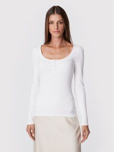Guess Bluzka W2YP46 KBCO2 Biały Slim Fit. Białe bluzki Guess, l, z aplikacjami, z wiskozy, bez kołnierzyka, bez ramiączek. Za 169,99 zł.