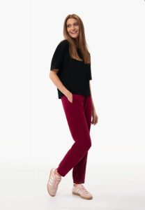 Gładki t-shirt, Comfort Fit, T-RODOS. Czarne t-shirty Volcano, m, z aplikacjami, z bawełny, bez kołnierzyka, bez ramiączek. Za 59,99 zł.