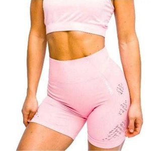 Shorty Damskie California Cute. Czerwone szorty Gym Hero, bez wzorów, sportowe. Za 175,99 zł.