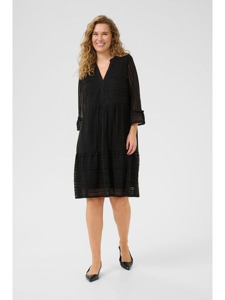 Kaffe Sukienka w kolorze czarnym rozmiar: 44. Czarne sukienki Kaffe, bez wzorów, z koronki, bez kołnierzyka, bez ramiączek, midi. Za 100,28 zł.