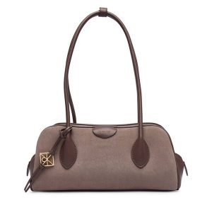Torebka Calvin Klein. Brązowe torebki klasyczne Calvin Klein, bez wzorów, bez dodatków. Za 699,99 zł.