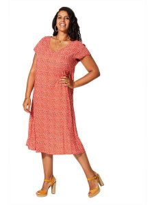 Aller Simplement Sukienka w kolorze czerwonym rozmiar: 50/52. Czerwone sukienki Aller Simplement, bez wzorów, z wiskozy, klasyczne, bez kołnierzyka, bez ramiączek, midi. Za 100,99 zł.