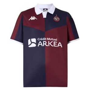 Koszulka domowa Union Bordeaux-Bègles 2025/26. Czerwone bluzki Kappa, bez wzorów, sportowe, bez kołnierzyka, bez ramiączek. Za 368,50 zł.