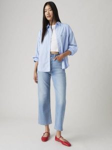 Levi's Dżinsy - Straight fit - w kolorze błękitnym rozmiar: W25/L29. Niebieskie jeansy Levi's®, z aplikacjami, ze skóry, z podwyższonym stanem. Za 201,08 zł.