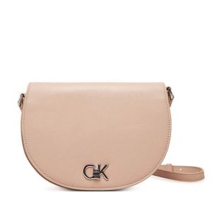 Torebka Calvin Klein. Czerwone listonoszki Calvin Klein, bez wzorów, bez dodatków. Za 339,99 zł.