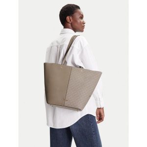Torebka MICHAEL Michael Kors. Brązowe shopper bag MICHAEL Michael Kors, bez wzorów, bez dodatków. Za 795,99 zł.