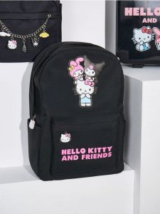 Plecak z kieszenią na laptopa Hello Kitty and Friends - czarny. Czarne plecaki Sinsay. W wyprzedaży za 22,99 zł.