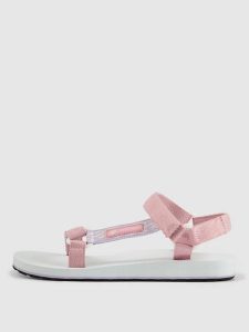 4F Sandały SVING damskie - różowe 39. Czerwone sandały 4f, bez wzorów, z gumy, bez obcasa, bez zapięcia. Za 129,99 zł.