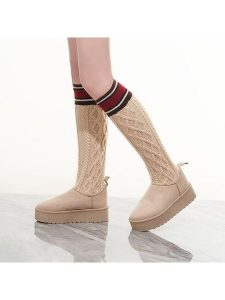 C'M Kozaki w kolorze beżowym rozmiar: 41. Brązowe kozaki C'M, na zimę, bez wzorów, bez obcasa, na platformie, bez zapięcia. Za 130,99 zł.