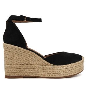 Espadryle BOSS. Czarne espadryle Boss, bez wzorów, bez obcasa. Za 799,99 zł.