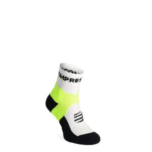 Skarpety biegowe Compressport Ultra Trail Socks v2.0 Low. Zielone skarpetki Compressport, bez wzorów. Za 83,99 zł.