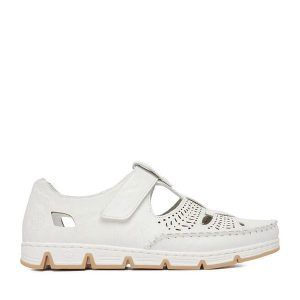 Półbuty Rieker. Białe półbuty Rieker, bez wzorów, bez obcasa, na płaskiej podeszwie, bez zapięcia. Za 379,99 zł.