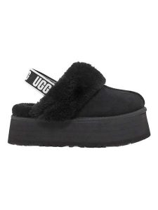 UGG Skórzane kapcie "Funkette" w kolorze czarnym rozmiar: 36. Czarne kapcie Ugg, bez wzorów, z wełny. Za 272,31 zł.