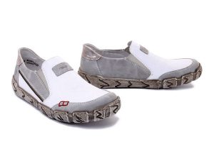 RIEKER L0359-80 white combination, półbuty damskie. Białe półbuty Rieker, bez wzorów, bez obcasa, bez zapięcia. Za 223,93 zł.