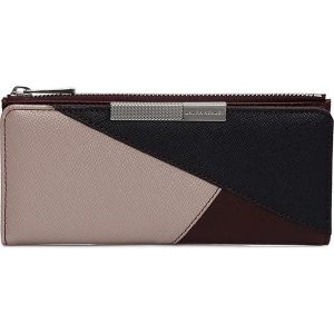 Portfel w kolorze bordowo-złoto-czarnym - 20 x 10 x 2 cm. Czarne portfele marki Laura Ashley, bez wzorów, z materiału. W wyprzedaży za 107,95 zł.