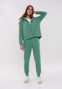 Luźna bluza z kapturem B-TIFFI. Zielone bluzy Volcano, m, bez wzorów, z bawełny, z kapturem. Za 179,99 zł.