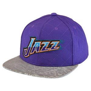 Czapka z daszkiem Mitchell & Ness NBA Diamond Base Snapback HWC -UJAYYPPPPURP. Fioletowe czapki MITCHELL & NESS, bez wzorów, sportowe. Za 89,00 zł.