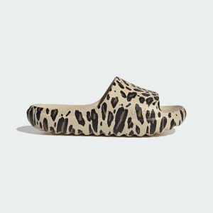 KLAPKI ADILETTE LUMIA. Białe klapki ADIDAS, bez wzorów, z materiału, bez obcasa. Za 129,00 zł.