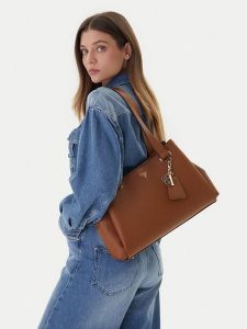 Guess Torebka Evie HWBG96 64220 Brązowy. Brązowe torebki klasyczne Guess, z aplikacjami, ze skóry, bez dodatków. Za 659,99 zł.