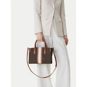 Torebka MICHAEL Michael Kors. Brązowe shopper bag MICHAEL Michael Kors, bez wzorów, bez dodatków. Za 628,99 zł.