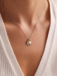 Heliophilia Srebrny naszyjnik - dł. 42 cm rozmiar: onesize. Szare naszyjniki Heliophilia, srebrne. Za 86,99 zł.