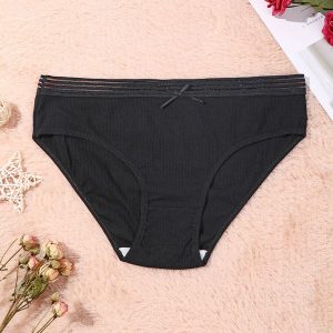 Figi damskie z elastycznym pasem na co dzień Esma. Szare figi Intica, bez wzorów, z materiału. Za 49,00 zł.