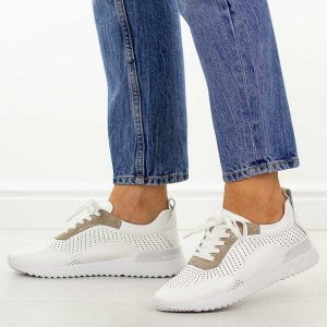 Białe skórzane półbuty damskie Filippo Dp7622/26. Białe półbuty Filippo, na jesień, w ażurowe wzory, z jeansu, z okrągłym noskiem, bez obcasa, na płaskiej podeszwie, bez zapięcia. W wyprzedaży za 197,10 zł.