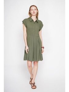 ASSUILI Sukienka w kolorze khaki rozmiar: 34. Brązowe sukienki Assuili, bez wzorów, bez kołnierzyka, bez ramiączek, mini. Za 121,99 zł.