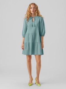 Vero Moda Sukienka w kolorze błękitnym rozmiar: M. Niebieskie sukienki Vero Moda, m, bez wzorów, z bawełny, bez kołnierzyka, bez ramiączek, mini. Za 114,45 zł.