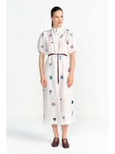 Rich & Royal Sukienka w kolorze białym rozmiar: 38. Białe sukienki Rich & Royal, bez wzorów, z tkaniny, bez kołnierzyka, bez ramiączek, midi. Za 324,95 zł.