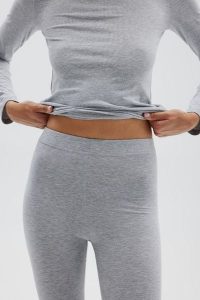 Bawełniane legginsy w kolorze GREY MELANGE - SHAPE-S. Szare legginsy Marsala, bez wzorów, z bawełny. Za 89,90 zł.