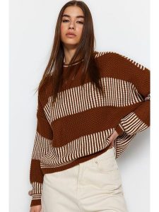 Trendyol Sweter w kolorze jasnobrązowym rozmiar: S. Brązowe swetry oversize Trendyol, s, bez wzorów, bez ramiączek. Za 61,17 zł.