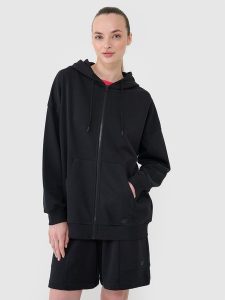 4F Bluza dresowa rozpinana z kapturem damska - czarna L. Czarne bluzy 4f, l, bez wzorów, z bawełny, z kapturem. W wyprzedaży za 89,99 zł.
