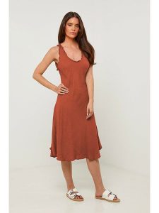 Rodier Lin Lniana sukienka w kolorze jasnobrązowym rozmiar: L/XL. Brązowe sukienki Rodier Lin, l, bez wzorów, ze lnu, bez kołnierzyka, bez ramiączek, midi. Za 119,12 zł.