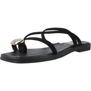 Sandały CARMELA 163291C Czarny. Czarne buty trekkingowe Carmela, bez wzorów, ze skóry, bez obcasa, bez zapięcia. Za 208,99 zł.