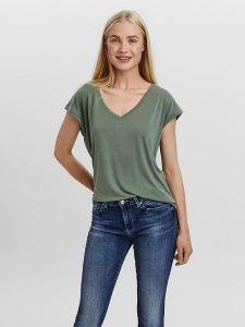 Vero Moda Koszulka "Filli" w kolorze zielonym rozmiar: XS. Zielone bluzki Vero Moda, xs, bez wzorów, bez kołnierzyka, bez ramiączek. Za 52,30 zł.