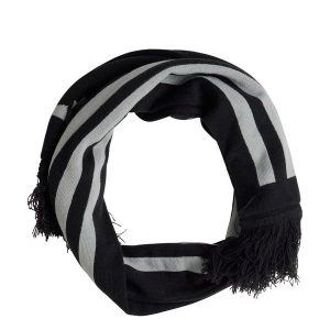 Szalik All Blacks. Czarne rękawiczki ADIDAS, bez wzorów, z dzianiny. W wyprzedaży za 90,35 zł.