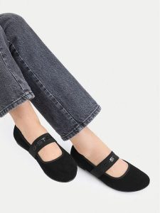 G-Star Raw Baleriny CEO-WS5038-02 Czarny. Czarne balerinki G-Star, bez wzorów, ze skóry, bez obcasa, bez zapięcia. Za 159,99 zł.