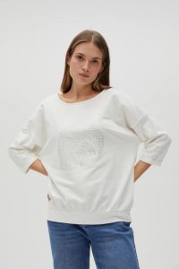 Bawełniana bluza z rękawami 3/4 biała. Białe bluzy MOODO, l, bez wzorów, z bawełny, bez kaptura. Za 99,99 zł.