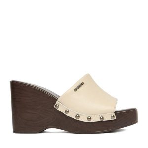 Klapki G-Star Raw. Brązowe klapki G-Star Raw, bez wzorów, bez obcasa. Za 259,99 zł.