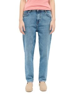 Damskie Spodnie jeansowe Mustang Style Charlotte Tapered Denim Blue 1016199 5000 582. Niebieskie jeansy Mustang, bez wzorów, z denimu. Za 219,99 zł.