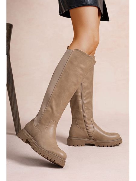 Foreverfolie Kozaki w kolorze khaki rozmiar: 40. Brązowe kozaki Foreverfolie, na zimę, bez wzorów, bez obcasa, bez zapięcia. Za 183,15 zł.