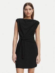 French Connection Sukienka koktajlowa 719H0 Czarny Slim Fit. Czarne kombinezony French Connection, s, bez wzorów, z syntetyku, wizytowe, bez kołnierzyka, bez ramiączek. Za 379,99 zł.