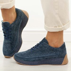 Granatowe pikowane skórzane półbuty damskie Sergio Leone sp013. Niebieskie półbuty Sergio Leone, na jesień, bez wzorów, z jeansu, z okrągłym noskiem, bez obcasa, na płaskiej podeszwie, bez zapięcia. Za 219,00 zł.